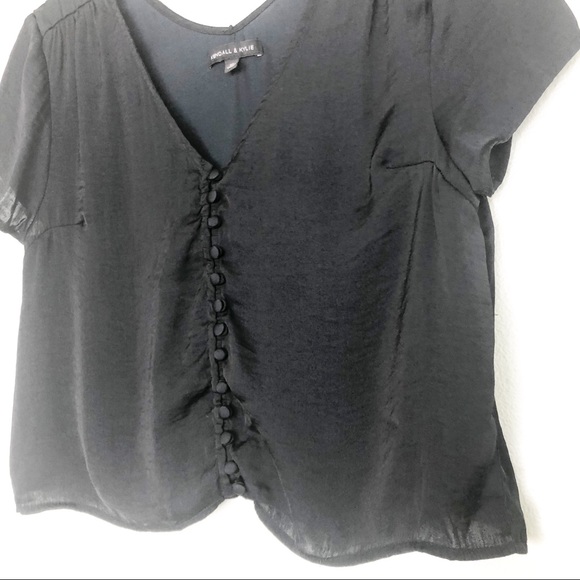 Kendall & Kylie for Pacsun Black Short Sleeve V-Neck Button Down T-shirt Size M - Picture 3 of 13